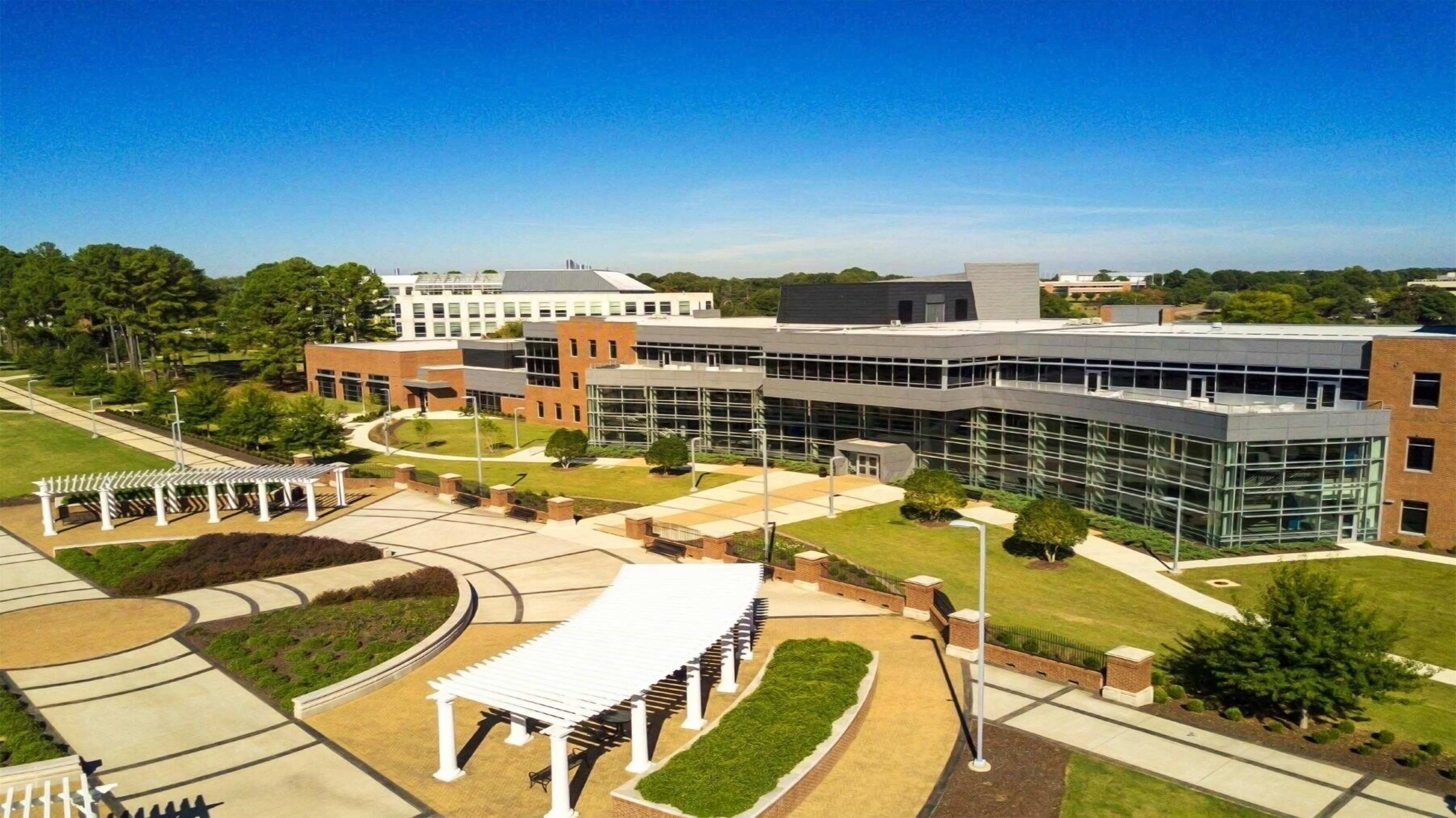 The University Of Alabama In Huntsville - Class Rings, Yearbooks and  Graduation | Balfour