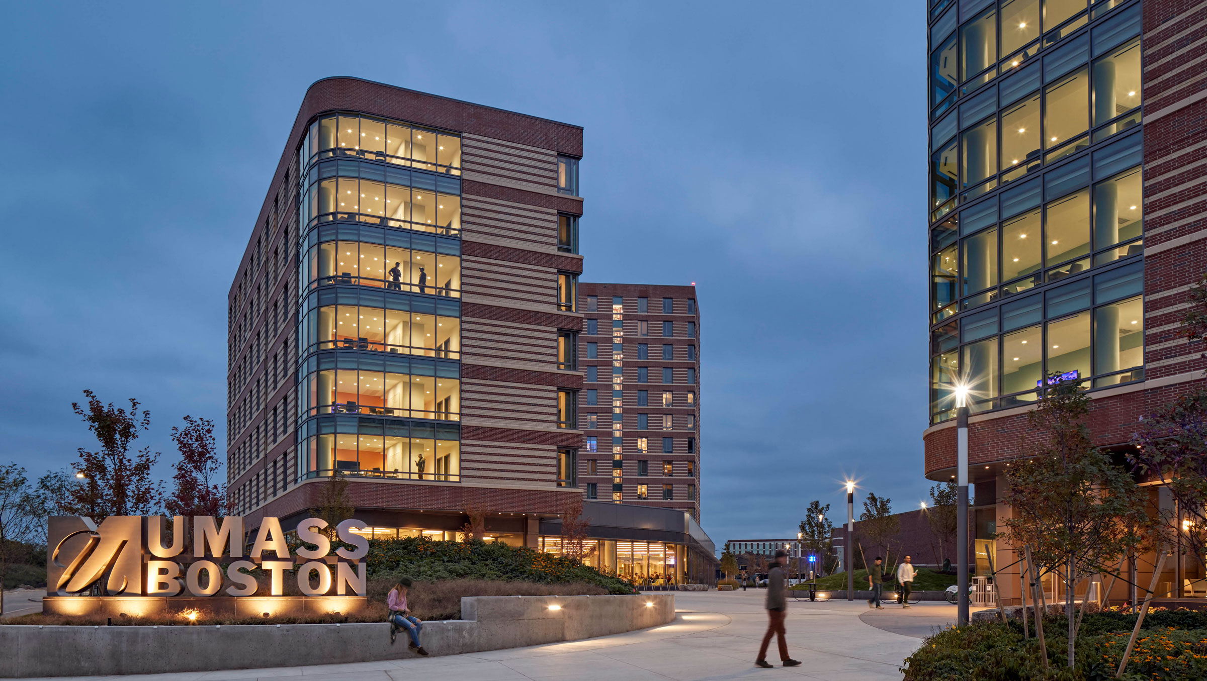 University of Massachusetts Boston - Dr. J Keith and Angela Motley  Residence Hall and Dining Commons | Elkus Manfredi Architects
