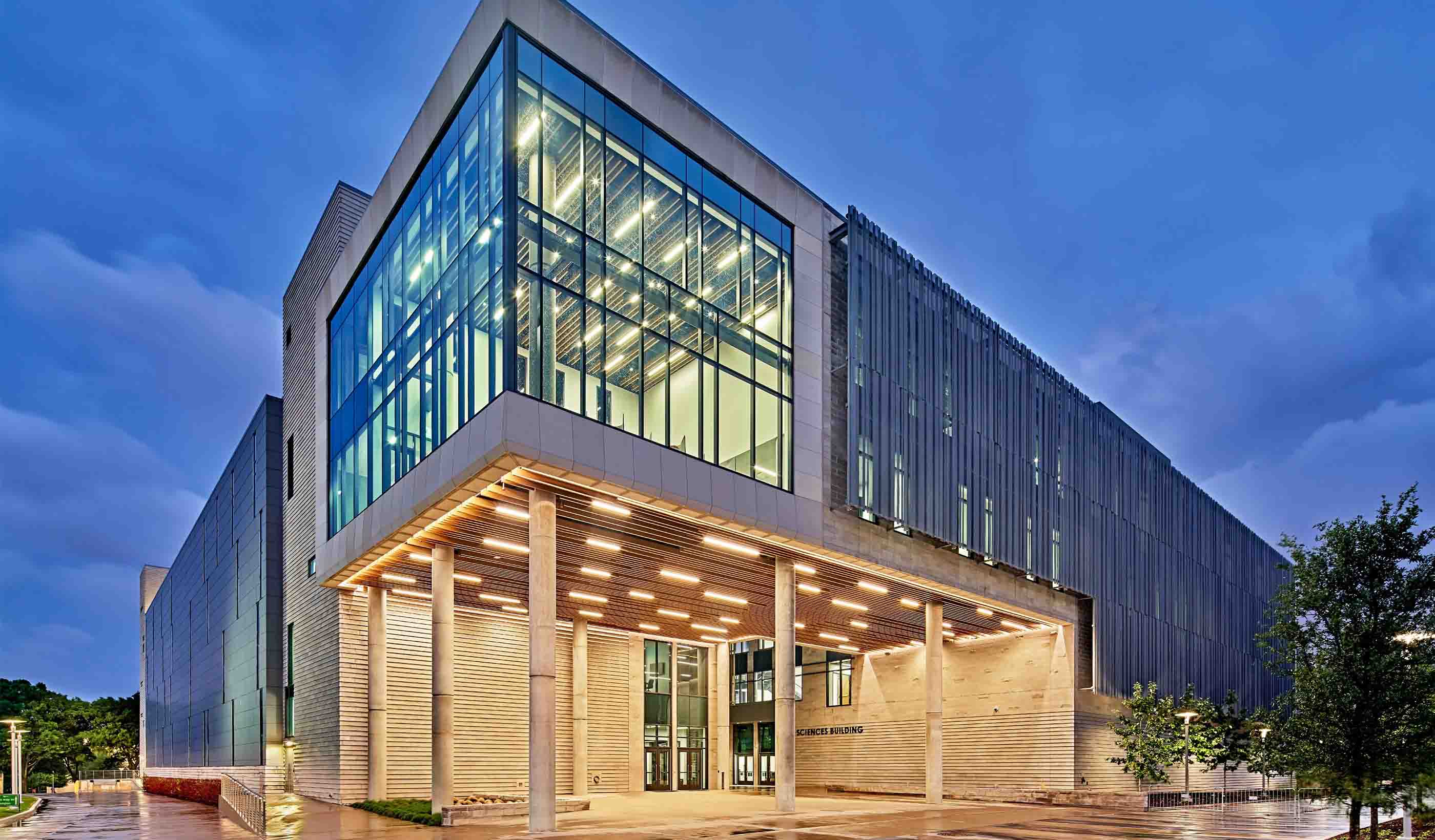 The University of Texas at Dallas Sciences Building